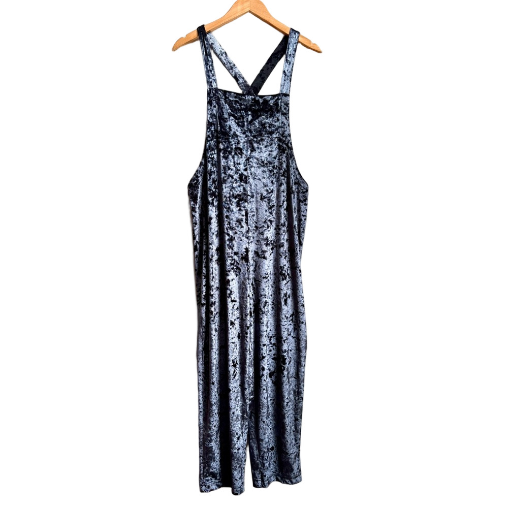 Urban Outfitters Crushed Velvet Black Pantsuit / Jumpsuit small
